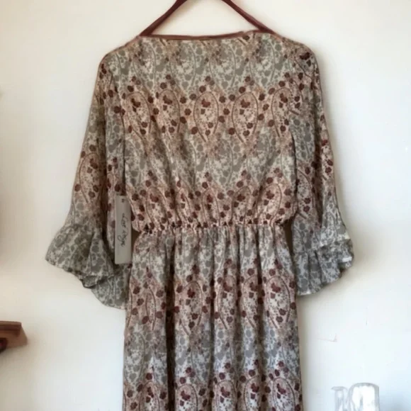 Love Reign Floral Boho 1/2 Bell Sleeve Maxi Dress  Size X SMALL - Picture 7 of 12